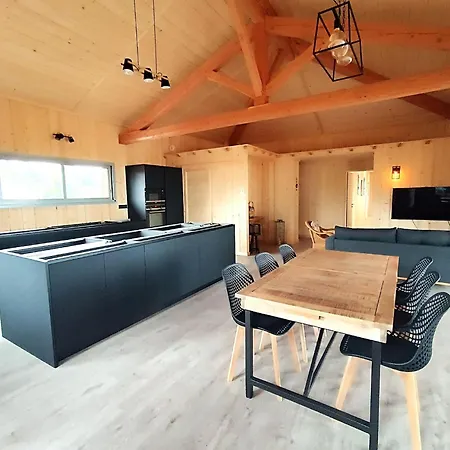 Maison En Bois Sur Pilotis- 4218